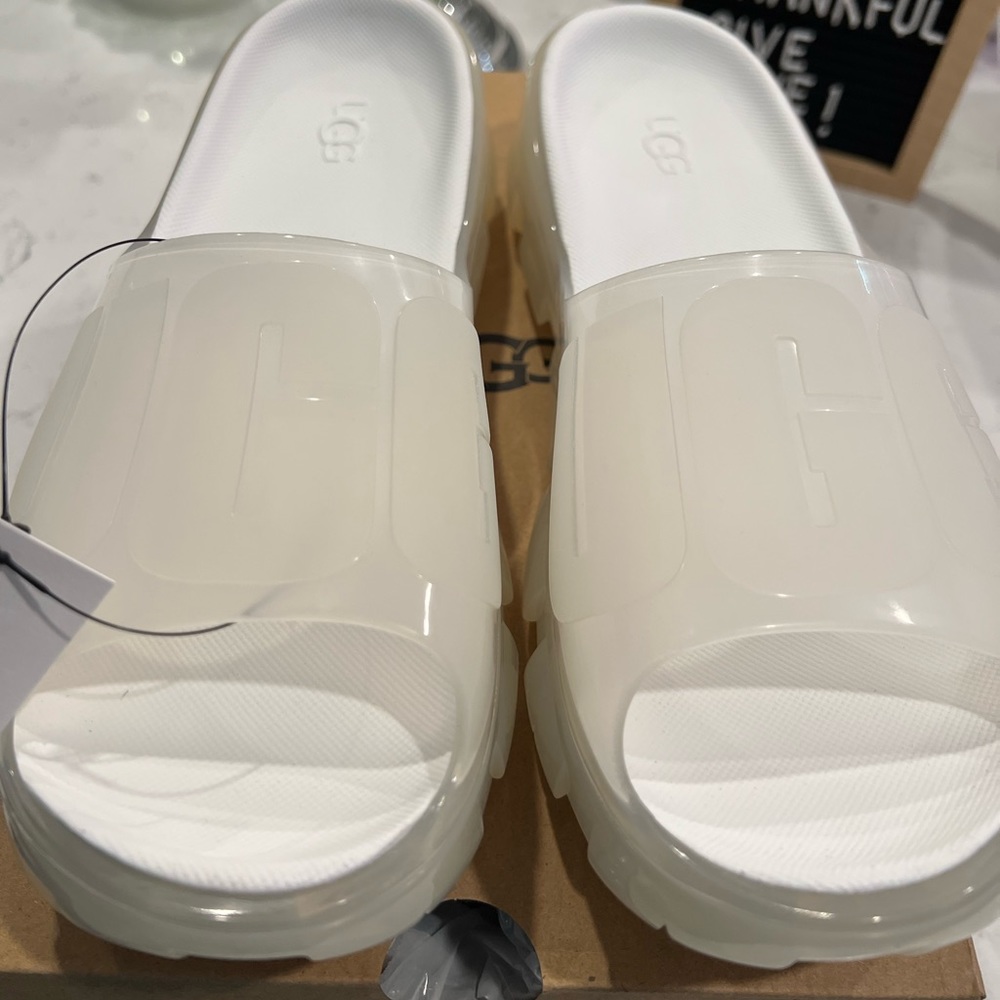 UGG JELLA CLEAR SLIDES! 🤍🤍🤍 BRAND NEW W TAGS!!!